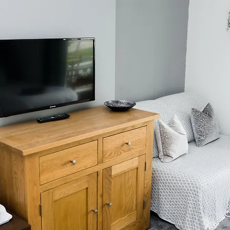 The Lakeside Guest house *